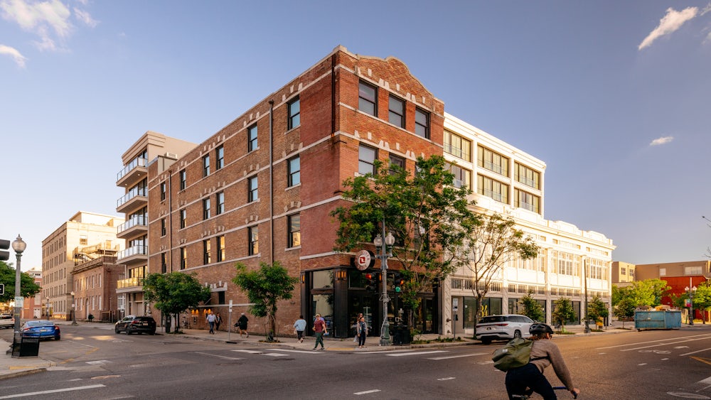 700 Baronne Street